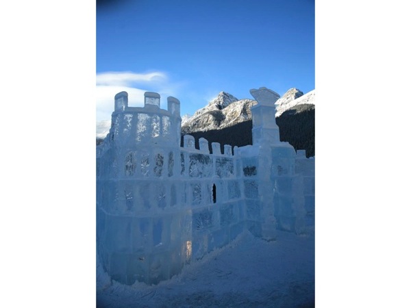 Slide25.jpg Picture of a castle-shaped ice sculpture